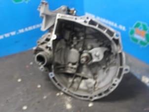 Gebruikte Versnellingsbak Peugeot 108 1.2 VTi 12V Prijs € 367,50 Margeregeling aangeboden door Maresia Auto Recycling B.V.