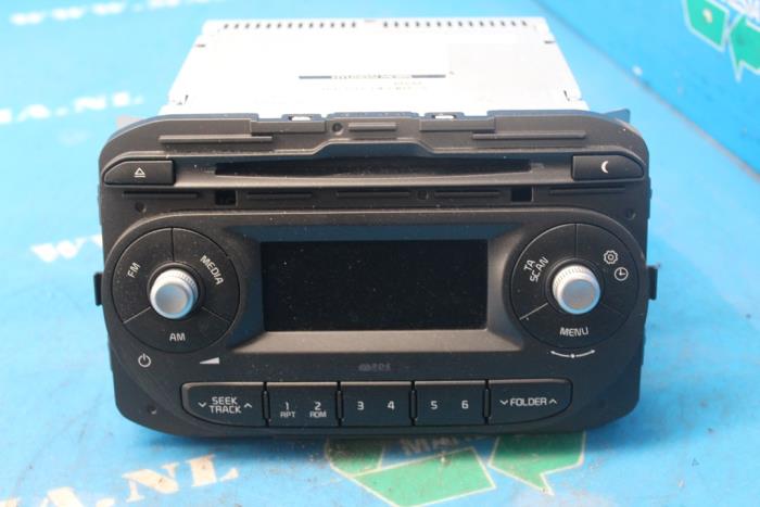 Radio CD Speler van een Kia Picanto (TA) 1.0 12V 2015