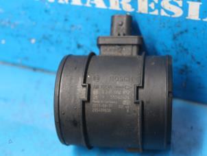 Gebruikte Luchthoeveelheidsmeter Opel Insignia 2.0 CDTI 16V 160 Ecotec Prijs € 63,00 Margeregeling aangeboden door Maresia Auto Recycling B.V.