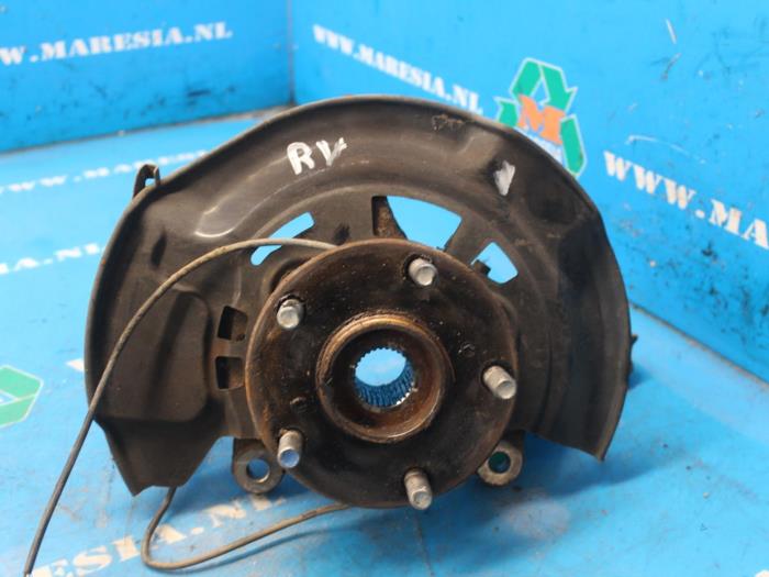 Knuckle, front right Toyota Rav-4