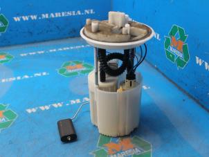 Gebruikte Tank element Pomp Opel Corsa D 1.4 16V Twinport Prijs € 42,00 Margeregeling aangeboden door Maresia Auto Recycling B.V.
