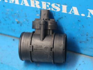 Gebruikte Luchthoeveelheidsmeter Opel Corsa E Prijs € 47,25 Margeregeling aangeboden door Maresia Auto Recycling B.V.