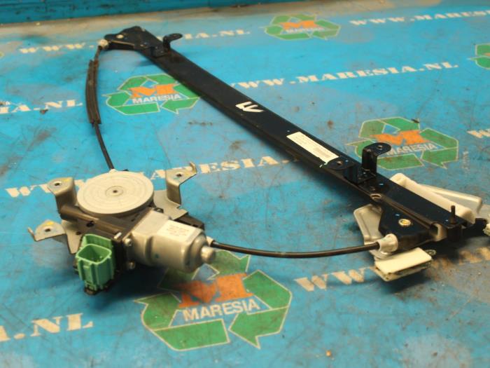 Ruitmechaniek 2Deurs links-voor Nissan NV200