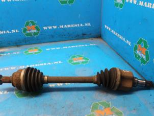 Gebruikte Aandrijfas links-voor Ford Focus 2 C+C Prijs € 42,00 Margeregeling aangeboden door Maresia Auto Recycling B.V.