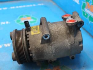 Gebruikte Pomp Airco Ford Focus 2 C+C Prijs € 42,00 Margeregeling aangeboden door Maresia Auto Recycling B.V.