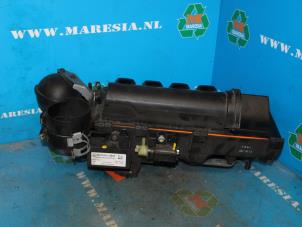 Gebruikte Luchtfilterhuis Mercedes A (W169) 2.0 A-160 CDI 16V 5-Drs. Prijs € 131,25 Margeregeling aangeboden door Maresia Auto Recycling B.V.