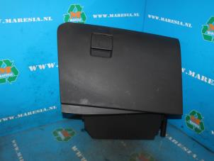 Gebruikte Dashboardkastje Opel Astra H SW (L35) 1.7 CDTi 16V Prijs € 52,50 Margeregeling aangeboden door Maresia Auto Recycling B.V.