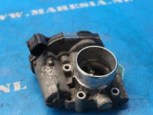 Gebruikte Gasklephuis Opel Adam 1.2 16V Prijs € 52,50 Margeregeling aangeboden door Maresia Auto Recycling B.V.