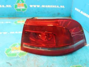 Gebruikte Achterlicht rechts Volkswagen Passat Variant (365) 2.0 TDI 16V 140 Prijs € 63,00 Margeregeling aangeboden door Maresia Auto Recycling B.V.