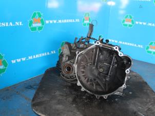 Gebruikte Versnellingsbak Hyundai Trajet 2.0 16V Prijs € 210,00 Margeregeling aangeboden door Maresia Auto Recycling B.V.