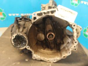 Gebruikte Versnellingsbak Volkswagen New Beetle (9C1/9G1) 1.6 Prijs € 315,00 Margeregeling aangeboden door Maresia Auto Recycling B.V.