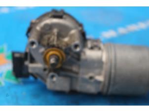 Gebruikte Ruitenwissermotor voor Dacia Logan MCV (KS) 1.6 16V Prijs € 42,00 Margeregeling aangeboden door Maresia Auto Recycling B.V.