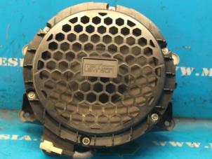 Gebruikte Subwoofer Lexus IS C (E2) 250 C 2.5 V6 24V Prijs € 78,75 Margeregeling aangeboden door Maresia Auto Recycling B.V.