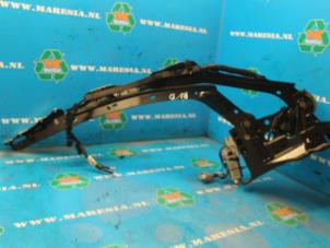 Gebruikte Cabriodak scharnier Lexus IS C (E2) 250 C 2.5 V6 24V Prijs € 315,00 Margeregeling aangeboden door Maresia Auto Recycling B.V.