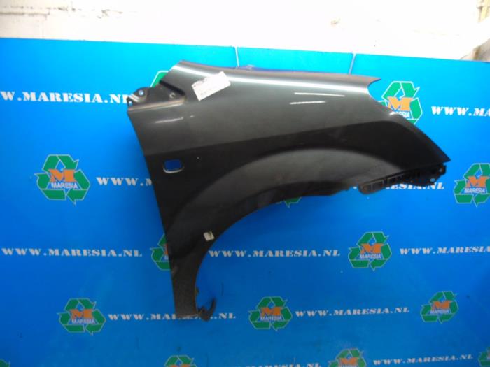 Front wing, right Toyota Corolla Verso