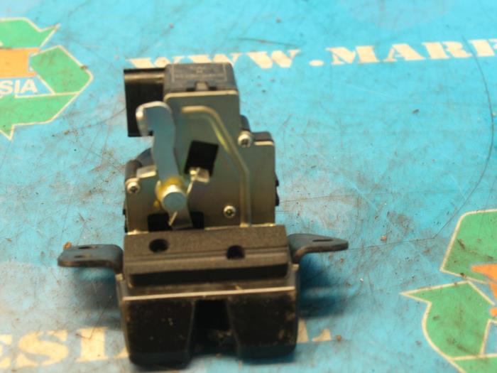 Tailgate lock mechanism Kia Venga