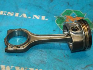 Gebruikte Zuiger Skoda Rapid Spaceback 1.0 TSI 12V Prijs € 52,50 Margeregeling aangeboden door Maresia Auto Recycling B.V.