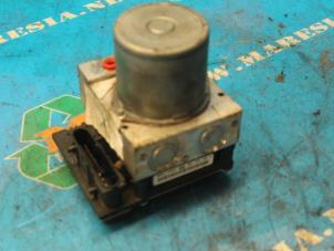 Gebruikte ABS Pomp Renault Kangoo/Grand Kangoo (KW) 1.6 16V Prijs € 73,50 Margeregeling aangeboden door Maresia Auto Recycling B.V.