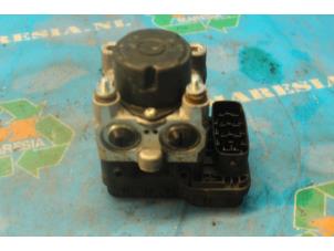 Gebruikte ABS Pomp Toyota RAV4 (A2) 2.0 16V VVT-i 4x4 Prijs € 78,75 Margeregeling aangeboden door Maresia Auto Recycling B.V.