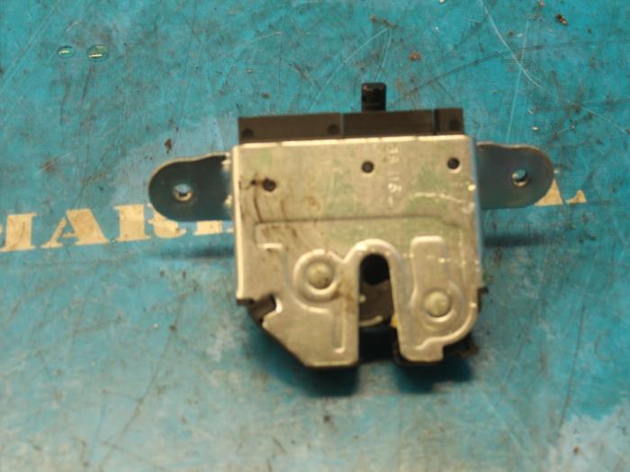Tailgate lock mechanism Opel Meriva