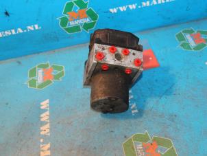 Gebruikte ABS Pomp Ford Mondeo III Wagon 2.0 TDCi 130 16V Prijs € 47,25 Margeregeling aangeboden door Maresia Auto Recycling B.V.