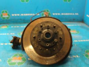 Gebruikte Fusee rechts-voor Toyota Hilux III 2.5 D4-D 100 16V 4x4 Prijs € 78,75 Margeregeling aangeboden door Maresia Auto Recycling B.V.