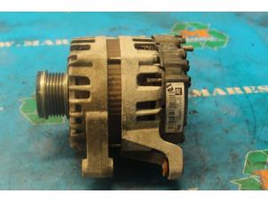 Gebruikte Dynamo Opel Mokka/Mokka X 1.4 Turbo 16V 4x2 Prijs € 36,75 Margeregeling aangeboden door Maresia Auto Recycling B.V.