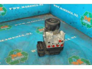 Gebruikte ABS Pomp Lexus IS (E2) 220d 16V Prijs € 210,00 Margeregeling aangeboden door Maresia Auto Recycling B.V.