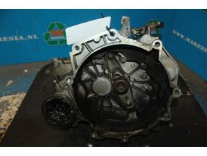 Gebruikte Versnellingsbak Seat Ibiza III (6L1) 1.4 16V 85 Prijs € 367,50 Margeregeling aangeboden door Maresia Auto Recycling B.V.