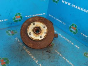 Gebruikte Fusee rechts-voor Chevrolet Tacuma 1.6 16V Prijs € 36,75 Margeregeling aangeboden door Maresia Auto Recycling B.V.