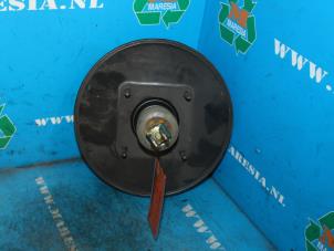 Gebruikte Rembekrachtiger Toyota Corolla (EB/WZ/CD) 1.6 16V VVT-i Prijs € 78,75 Margeregeling aangeboden door Maresia Auto Recycling B.V.