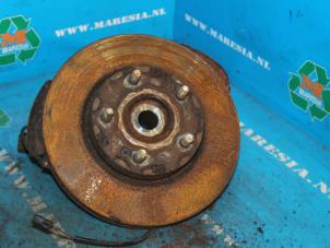 Gebruikte Fusee links-voor Hyundai Trajet 2.0 16V Prijs € 26,25 Margeregeling aangeboden door Maresia Auto Recycling B.V.