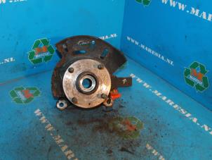 Gebruikte Fusee rechts-voor Chevrolet Tacuma 1.6 16V Prijs € 36,75 Margeregeling aangeboden door Maresia Auto Recycling B.V.