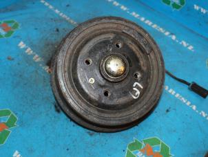 Gebruikte Fusee links-achter Chevrolet Nubira (J200) 1.6 16V Prijs € 36,75 Margeregeling aangeboden door Maresia Auto Recycling B.V.