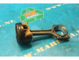 Gebruikte Zuiger Opel Astra K 1.0 Turbo 12V Prijs € 105,00 Margeregeling aangeboden door Maresia Auto Recycling B.V.