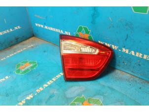 Gebruikte Achterlicht links Kia Rio III (UB) 1.4 CVVT 16V Prijs € 36,75 Margeregeling aangeboden door Maresia Auto Recycling B.V.