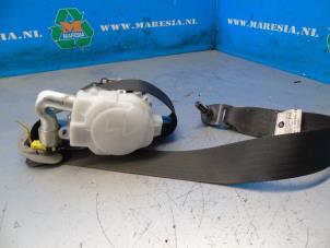 Gebruikte Veiligheidsgordel links-voor Toyota RAV4 (A3) 2.2 D-4D 16V 4x4 Prijs € 94,50 Margeregeling aangeboden door Maresia Auto Recycling B.V.