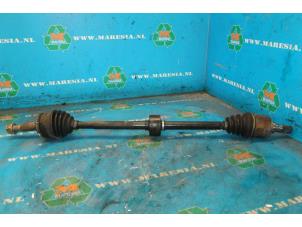 Gebruikte Aandrijfas rechts-voor Nissan Almera Tino (V10M) 1.8 16V Prijs € 52,50 Margeregeling aangeboden door Maresia Auto Recycling B.V.