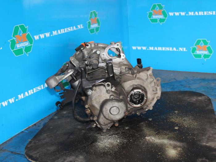 Versnellingsbak van een Skoda Fabia (6Y2) 1.4i 2001