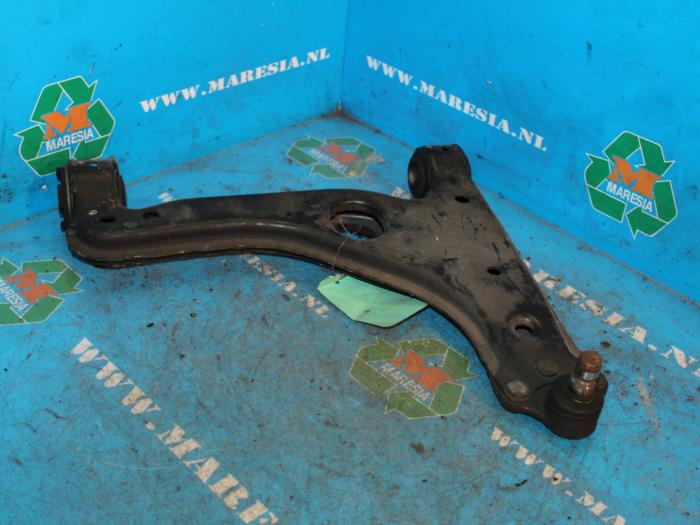 Front lower wishbone, right Opel Astra