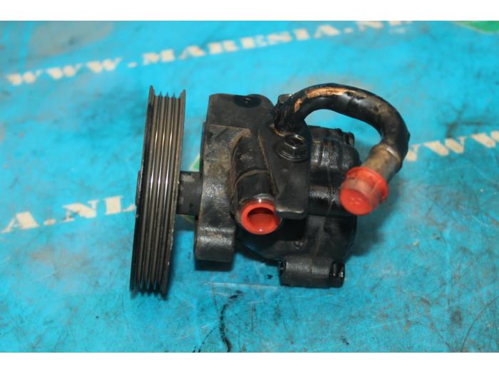 Gebruikte Pomp Servo Hyundai H-1/H-200 2.5 Tdi Prijs € 52,50 Margeregeling aangeboden door Maresia Auto Recycling B.V.