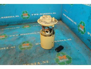 Gebruikte Tank element Pomp Opel Corsa E 1.3 CDTi 16V ecoFLEX Prijs € 52,50 Margeregeling aangeboden door Maresia Auto Recycling B.V.