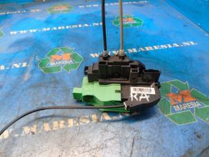 Gebruikte Portierslot Mechaniek 4Deurs rechts-achter Hyundai i30 (FD) 1.6 CRDi 16V VGT LP Prijs € 26,25 Margeregeling aangeboden door Maresia Auto Recycling B.V.