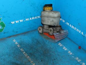 Gebruikte Hoofdremcilinder Chevrolet Nubira (J200) 1.6 16V Prijs € 36,75 Margeregeling aangeboden door Maresia Auto Recycling B.V.