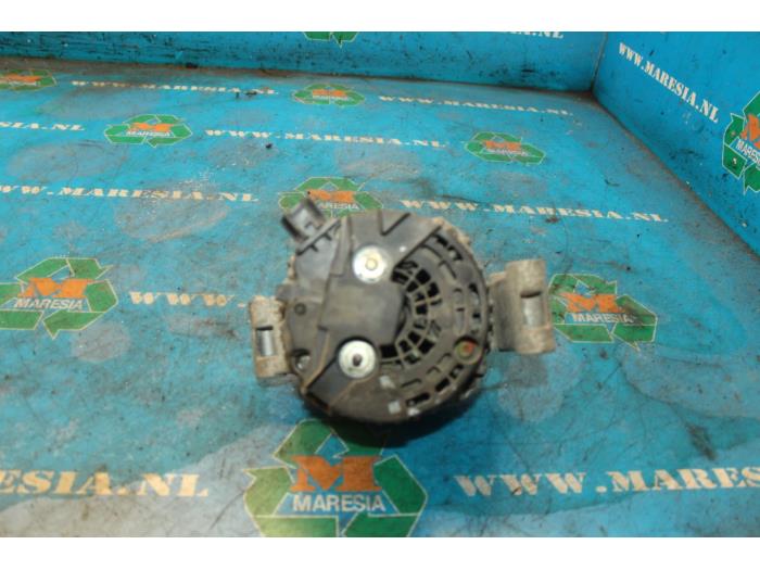 Dynamo van een Ford Transit 2.0 TDdi 16V 260S 2002