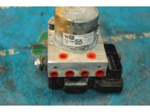 Gebruikte ABS Pomp Citroen C3 (SX/SW) 1.2 Vti 12V PureTech Prijs € 236,25 Margeregeling aangeboden door Maresia Auto Recycling B.V.