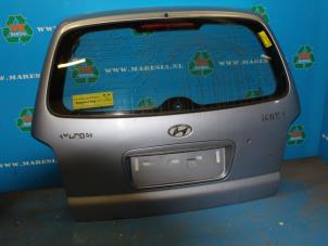 Gebruikte Achterklep Hyundai Trajet 2.0 16V Prijs € 157,50 Margeregeling aangeboden door Maresia Auto Recycling B.V.