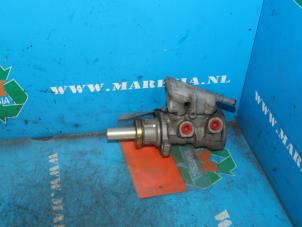 Gebruikte Hoofdremcilinder Ford Focus 1 Wagon 1.8 TDdi Prijs € 47,25 Margeregeling aangeboden door Maresia Auto Recycling B.V.