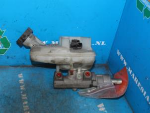 Gebruikte Hoofdremcilinder Ford Transit 2.4 TDdi 16V Prijs € 47,25 Margeregeling aangeboden door Maresia Auto Recycling B.V.