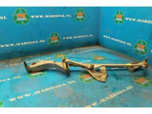 Gebruikte Ruitenwis Mechaniek Mercedes C Sportcoupé (C203) 1.8 C-180K 16V Prijs € 47,25 Margeregeling aangeboden door Maresia Auto Recycling B.V.